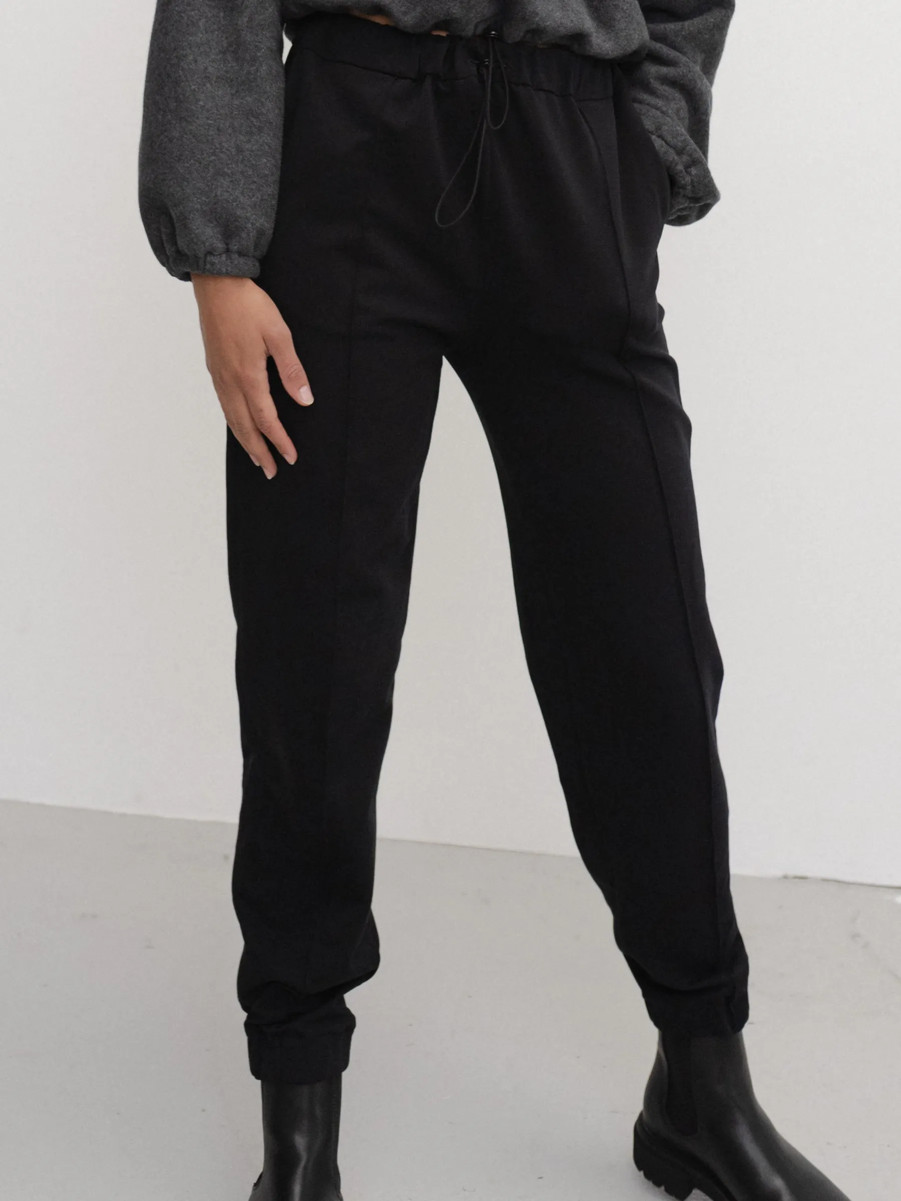Svea Pants Black